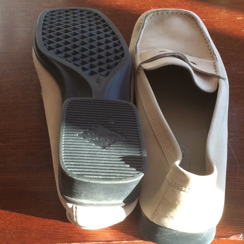 Aerosoles Tan loafers with one inch heel